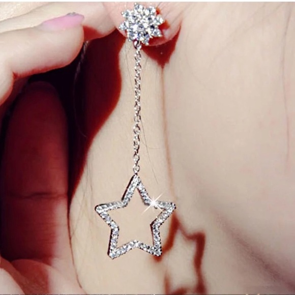 New✨ Silver Rhinestone Star & Moon Drop Earrings - Picture 4 of 8